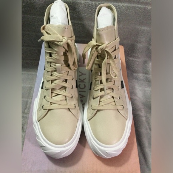 Lisa Vicky Getaway V Cream/Blk High Top Sneakers Size 9.5M - Picture 2 of 10